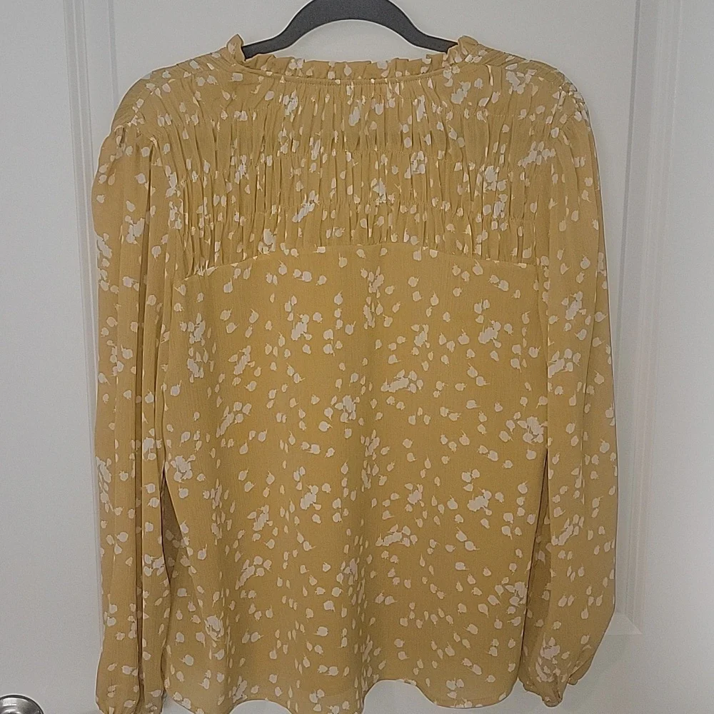 Spring Blouse - Picture 3 of 4